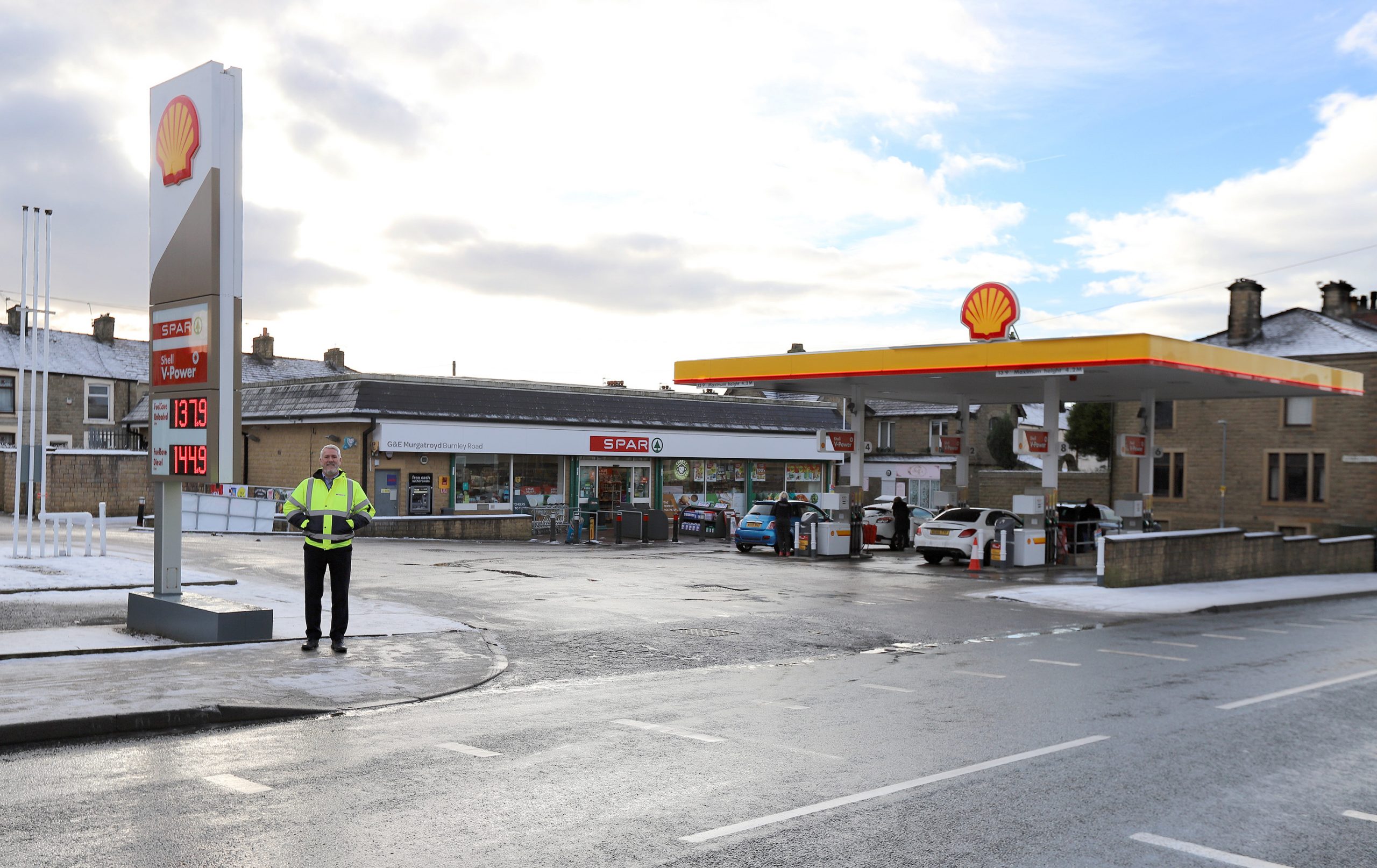 New Shell livery on the forecourt at SPAR Accrington