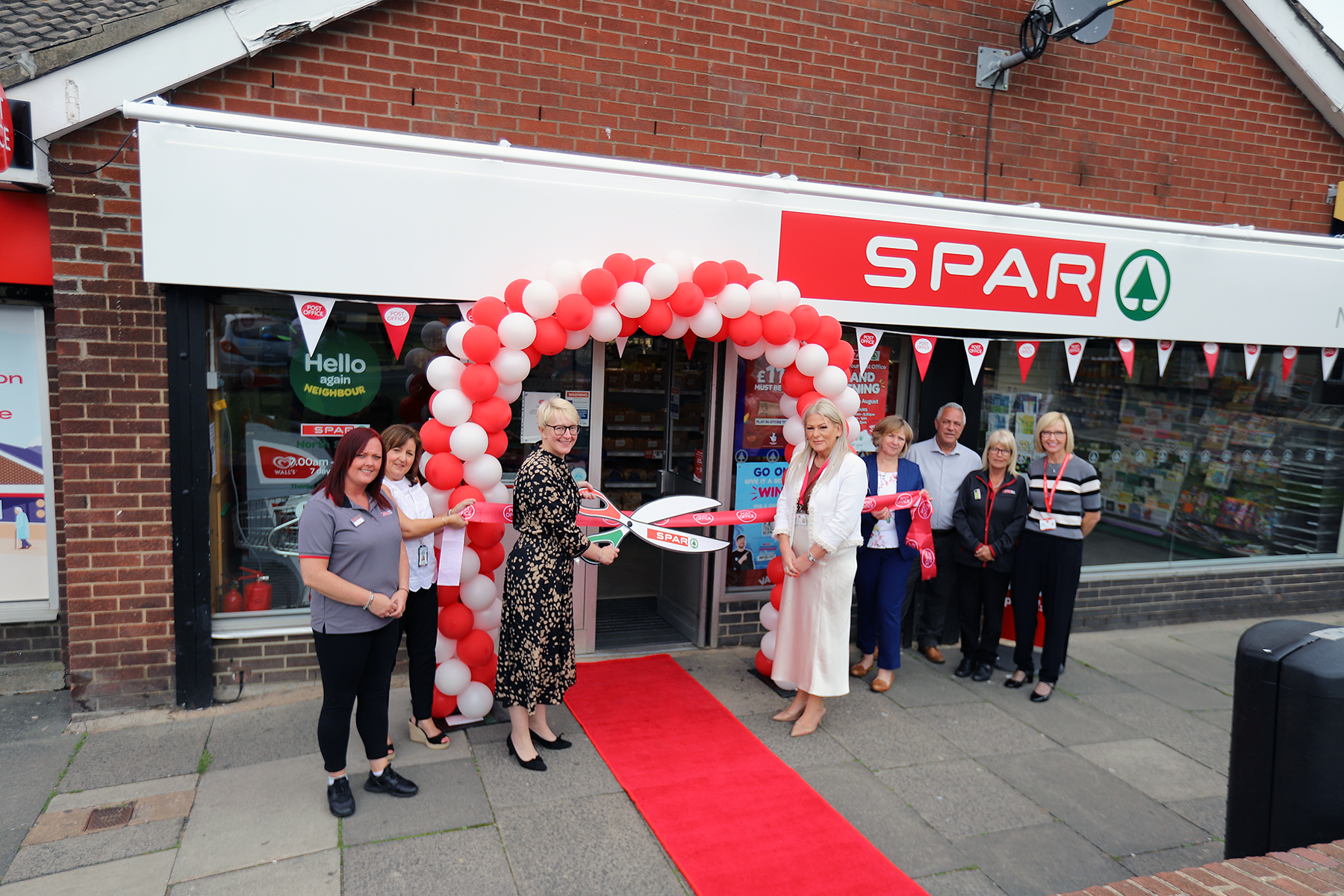 Community in North Seaton celebrates as new Post Office opens in SPAR store