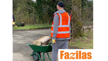 Fazila Foods supports local community tidy-up in Bolton